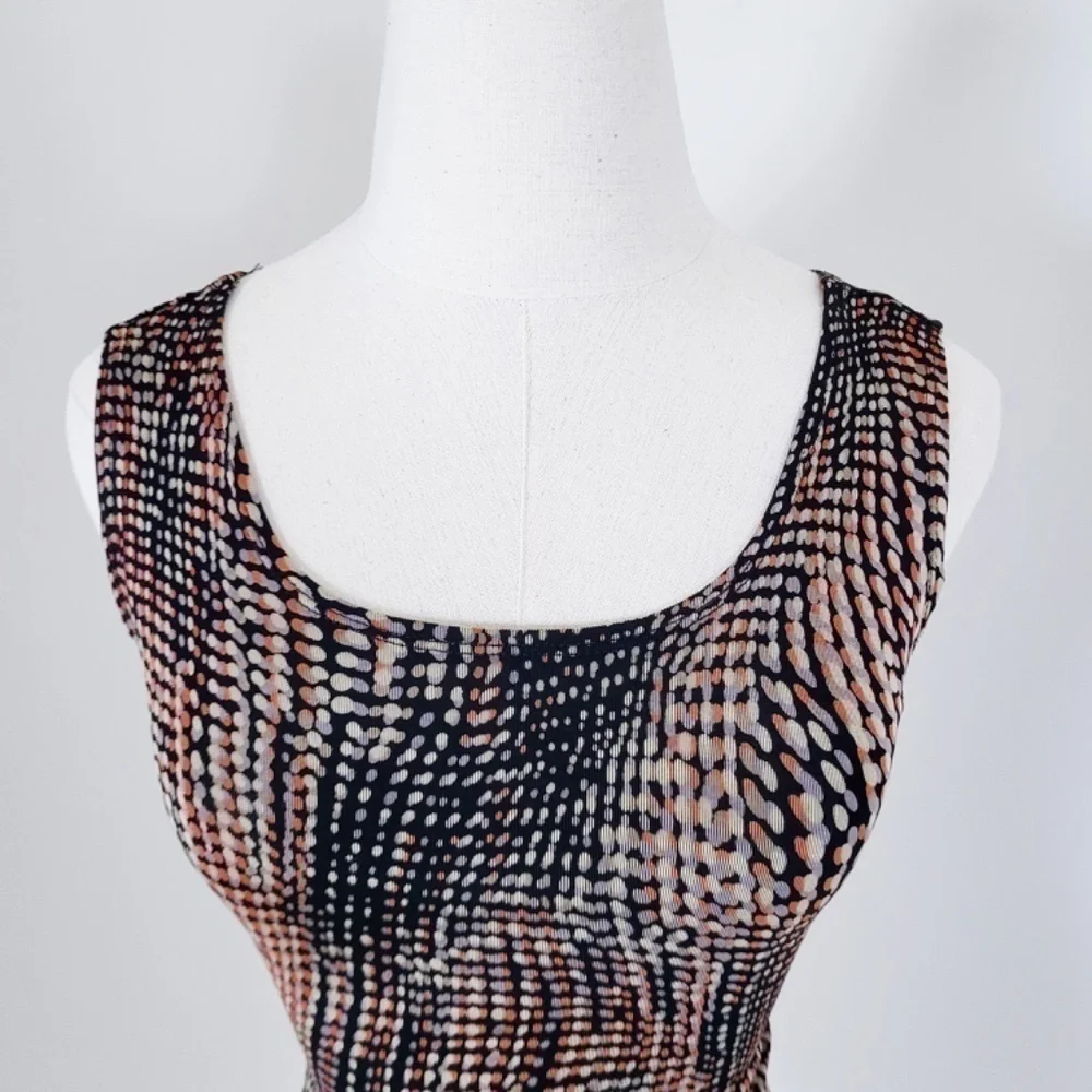 FREE W PURCHASE Abstract sleeveless bodycon top cyber print - Picture 3 of 10